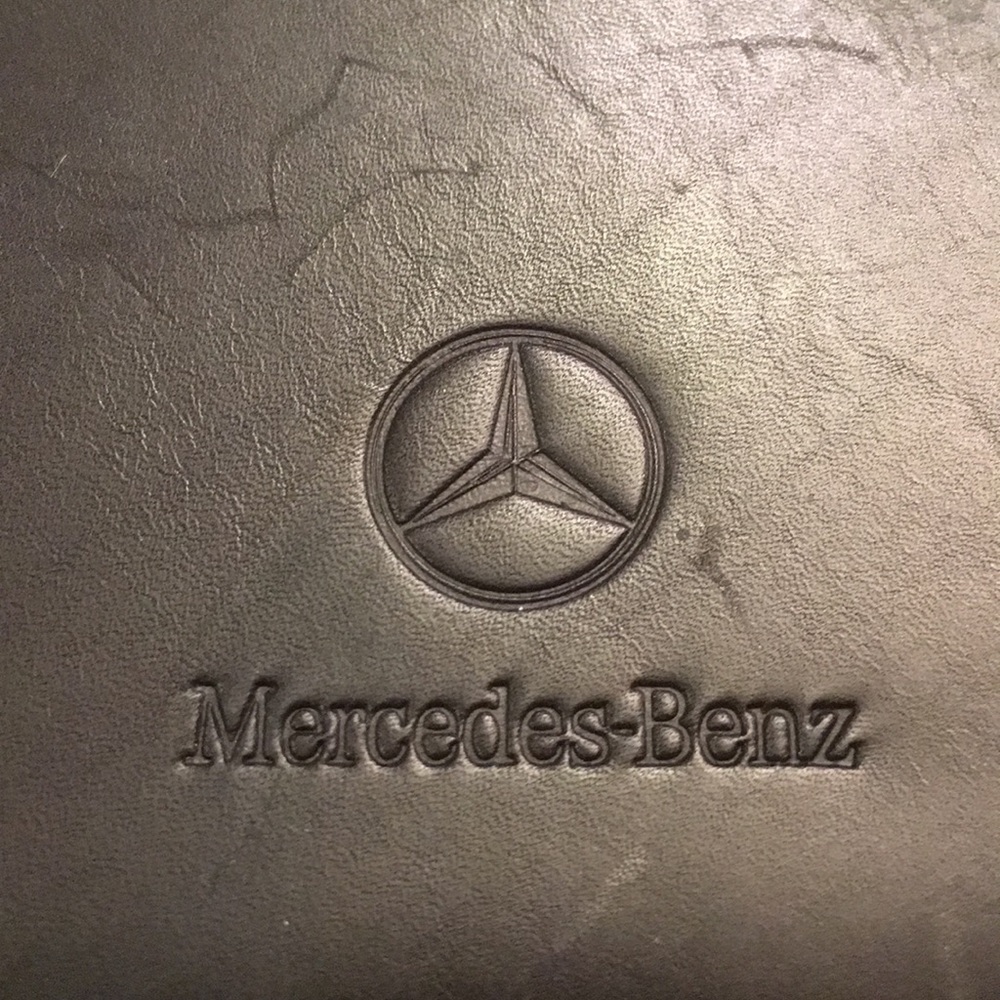 LEATHER TRAVEL WALLET - Picture 4 of 4